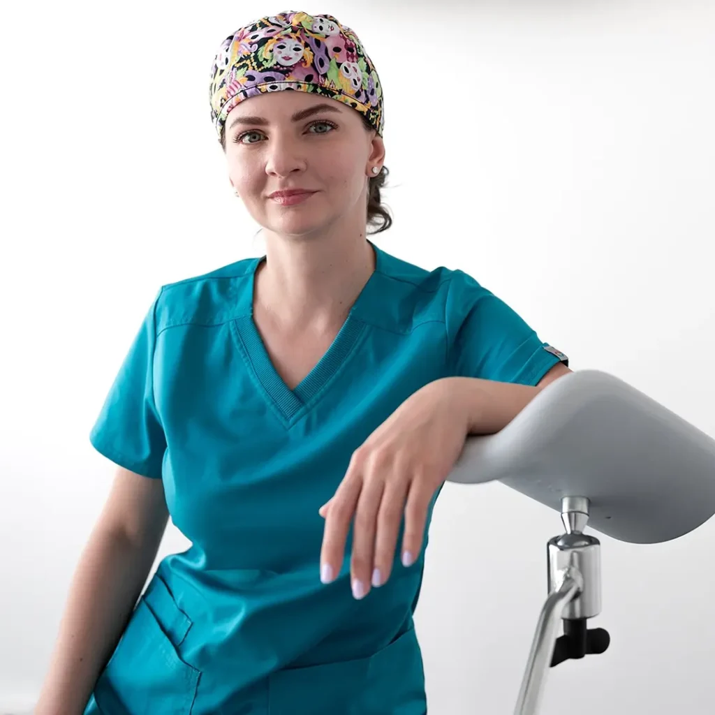 Dr. Daniela Diveica chirurg estetician, expert operatie de labioplastie